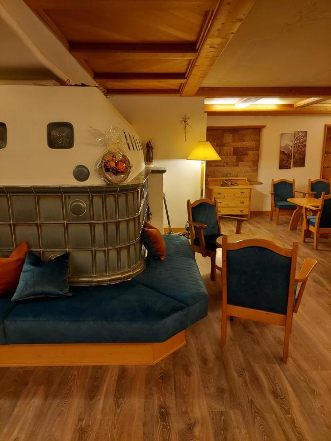Hotel Alpina 平佐洛 外观 照片