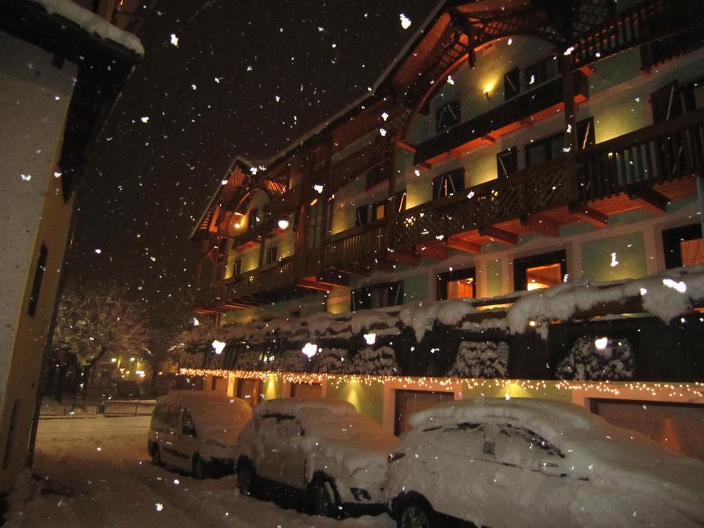 Hotel Alpina 平佐洛 外观 照片