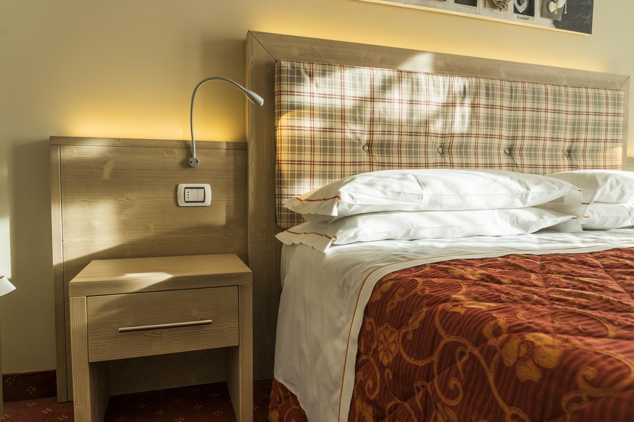 Hotel Alpina 平佐洛 外观 照片